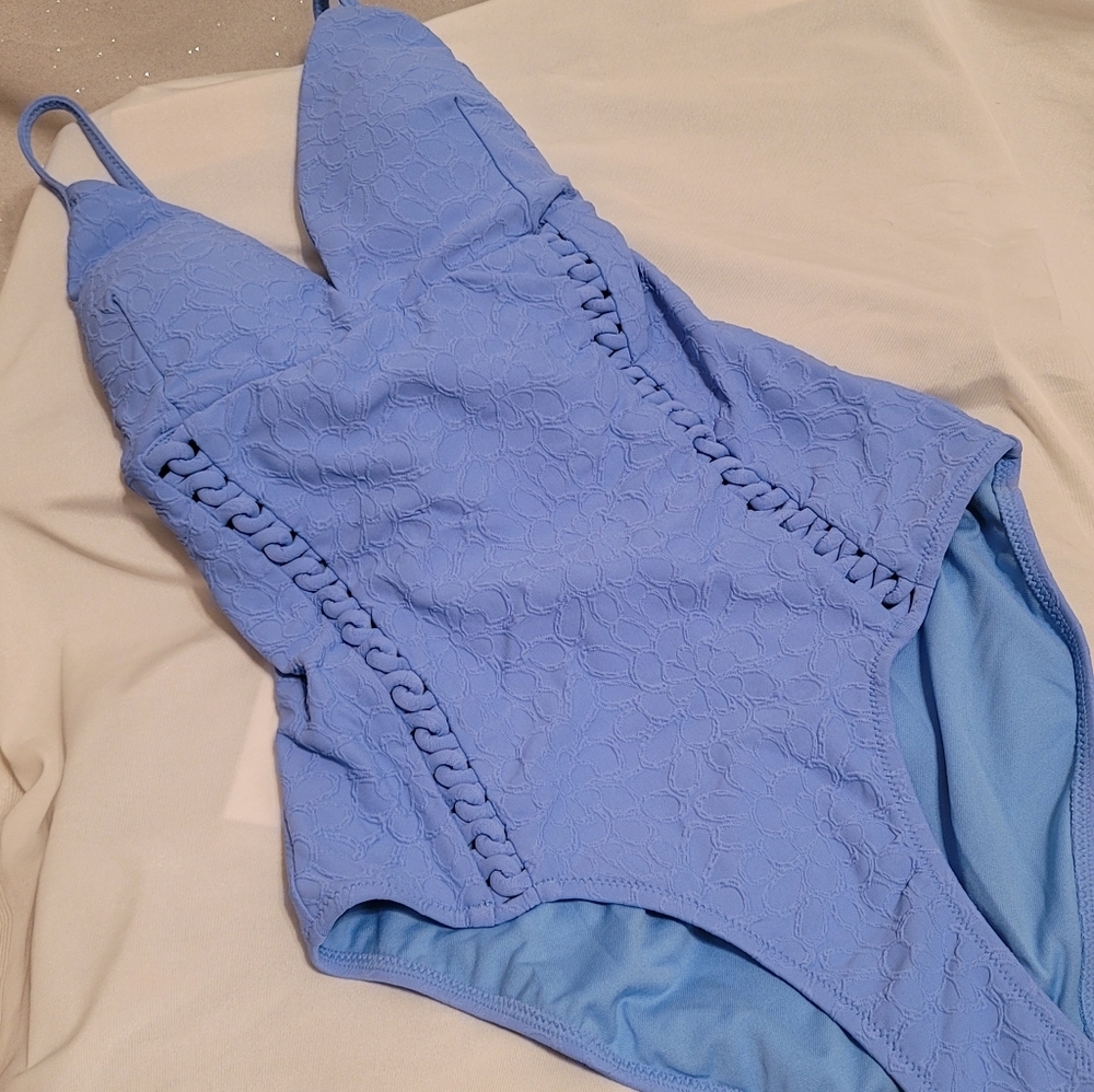 One-piece swimsuit by Jessica Simpson textured floral design size large NEW - Picture 1 of 5